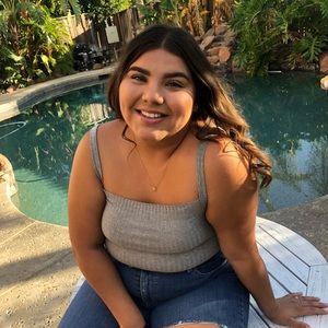 Meet your Posher, Briana